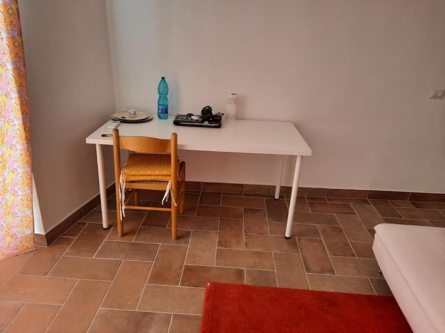 Bilocale Napoli Piazza Miracoli公寓 外观 照片